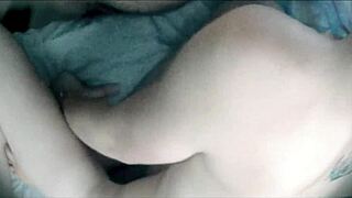 This stepdaughter gets a close-up facial after sucking in missionary 😍