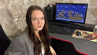 我猛操继母，邻居们看着