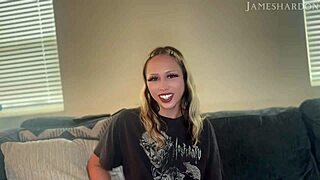 sexy hanah quinn comes over for therapy, what happens next?