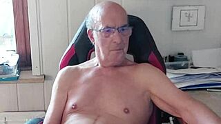 Norbertww strokes monster cock on chaturbate cam