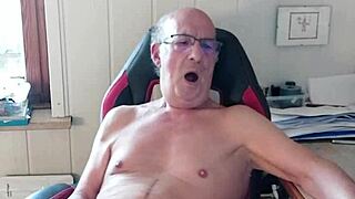 Norbertww strokes monster cock on chaturbate cam