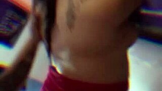 uy, i wan another cock to pound me hardd