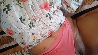 Horny Brunette Delivers Homemade Amateur Pleasure