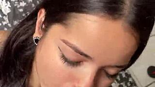 Cute Girlfriend Gives Sloppy Deepthroat To Big Cock