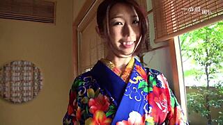 ayumi shinoda the sexy mature av actress appears