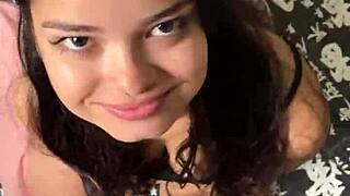 Cute Girlfriend Gives Sloppy Deepthroat To Big Cock