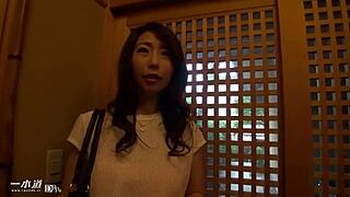 ayumi shinoda the sexy mature av actress appears