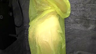 Horny Girlfriend's Shower Blowjob With Cum On Face