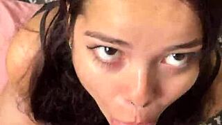 Cute Girlfriend Gives Sloppy Deepthroat To Big Cock