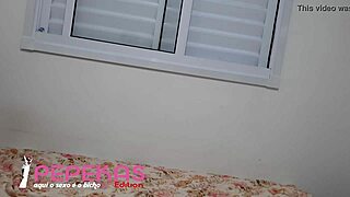 vivi guedez calls tv technician for payment with pussy