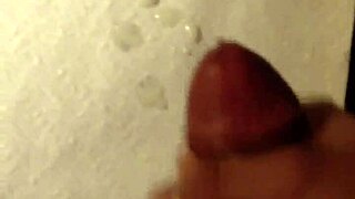 i watch this 9 inch dick gettin masturbated till it cums