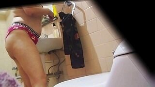 watch my argentinian stepmother pissing with her pussy open?