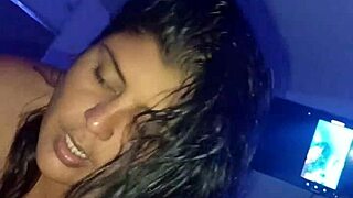 mi maestra colombiana chupa mi verga hasta obtener un dulce orgasmo