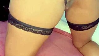 This 19-year-old virgin sucks thick cock for the first time, want to see?