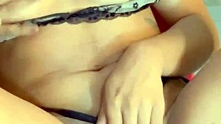 This 19-year-old virgin sucks thick cock for the first time, want to see?