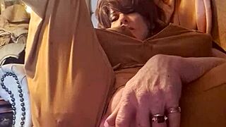 fine ass tranny enjoys big dildo play