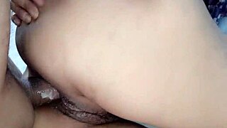 se corrió en mi boca y me la tomé todita ordenaba el cuarto de mi hermanastro y me folló sin pensarlo