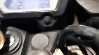 parei a moto no beco e meti leite na buceta dela ali mesmo filha da puta gostosa