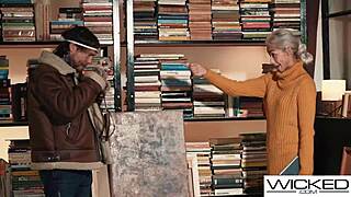 super hot blonde model strips down to take photos & fuck