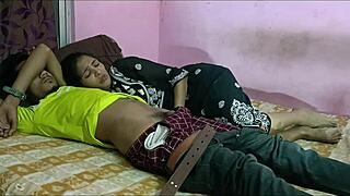 Beautiful Indian hot bhabhi loves morning sex.