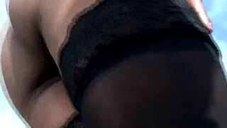 Beauty black milf fucked on beach 😍