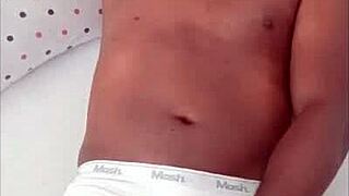 a rola enorme grande e grossa do negorubi gets stroked in hardcore action