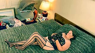 Oh wow, granny as princess leia sucks han solo's cock while masturbating to orgasm 😍