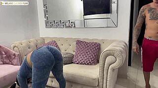 madrastra de enorme culo bbw se folla a su hijastro despues del yoga