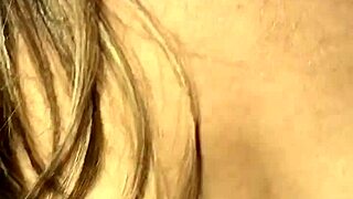 wifey likes to play with her pussy