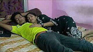 Beautiful Indian hot bhabhi loves morning sex.