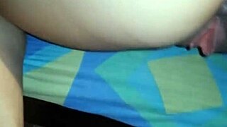 Espiando A Mi Vecina Me Descubre Y Me Invita A Follarla El Coño