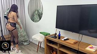 Empregada Salada Me Pegou Cochilando E Me Acordou S� Para Dar O Cu V�deo Completo No Red