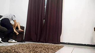 i want sex with this technician, no panties, hope he fucks my pussy