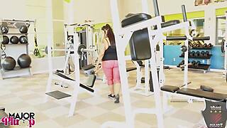 Gym flirt Sofia lures Rome to fuck 😏