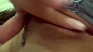 rossmexicana se masturba rico con su rica lenceria nueva que le mando un osito