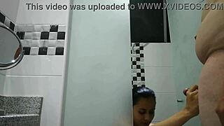 Chica gamer se folla a seguidor para cumplirle su fantasia con big tits and ripped clothes 😈