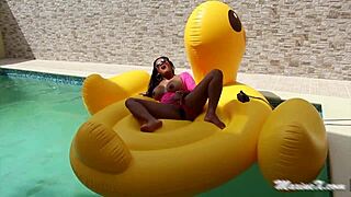 bbc dildo maxine's toy is too big for her asian body