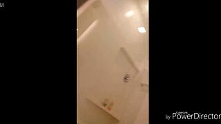 Ms grapelipsgreatlips xxxxpussy licking in bathroom