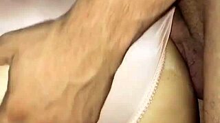 Me vengo en las bragas con anal orgasm