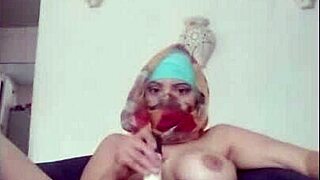 Arab wife masturbates to squirting orgasm on webcam while husband is away