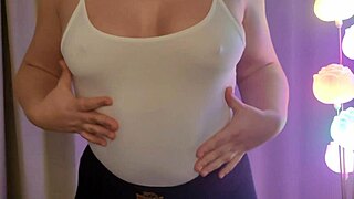 Natural tits milf spits during homemade fetish play 😏