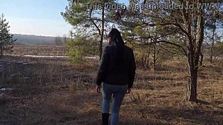 Teen 18+ Meets Stranger For Outdoor Blowjob