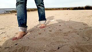 Homemade beach walk turns into big cock insertion for busty brunette 😍