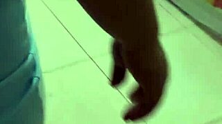 Sal� A Conocer Mi Nuevo Vecindario Y Me Encontr� Esta Gordita Qu� Andaba Bien Cachonda Me La Lleve A Mi Casa Y Le Di Una Gran Follada