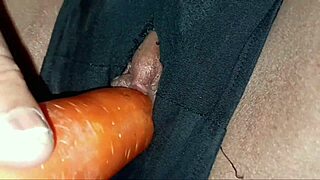 i'm squirting in a car during a quickie facial in public