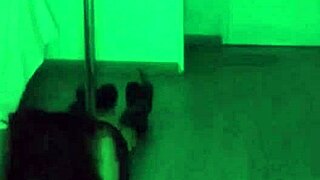 Amysexxxjuguetona strips and jerks in private dance!