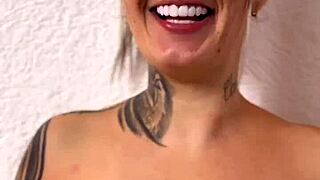 Puta Safada Offers Pix Or Mysterious Blowjob On Street