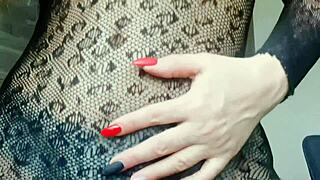 Hot Milf Spreads Her Big Ass and Tits to Show Every Close-Up Part of Her Wet Pussy!