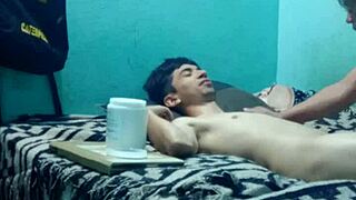 Masaje De Medi Placer Para Un Chico Flaquito