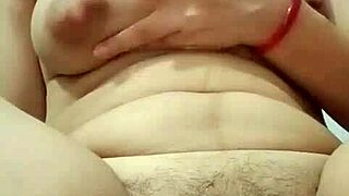 This Sexy Chick Wants To Fuck All Guys, Let's See Her In Action 😏